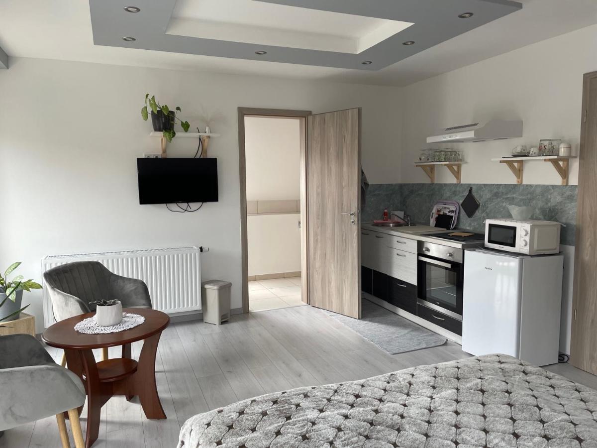Jasmin Apartment House ボニャルツバシュ エクステリア 写真