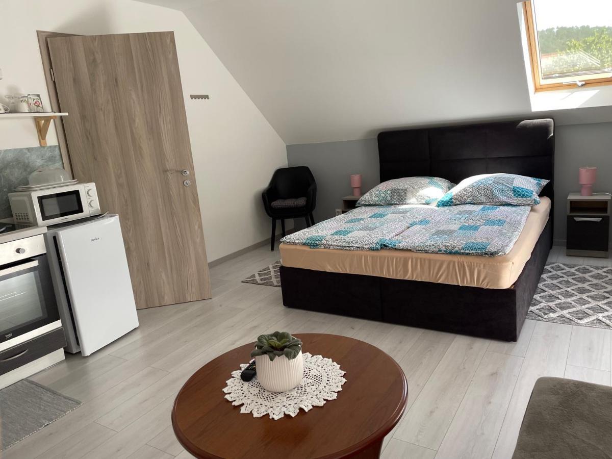 Jasmin Apartment House ボニャルツバシュ エクステリア 写真