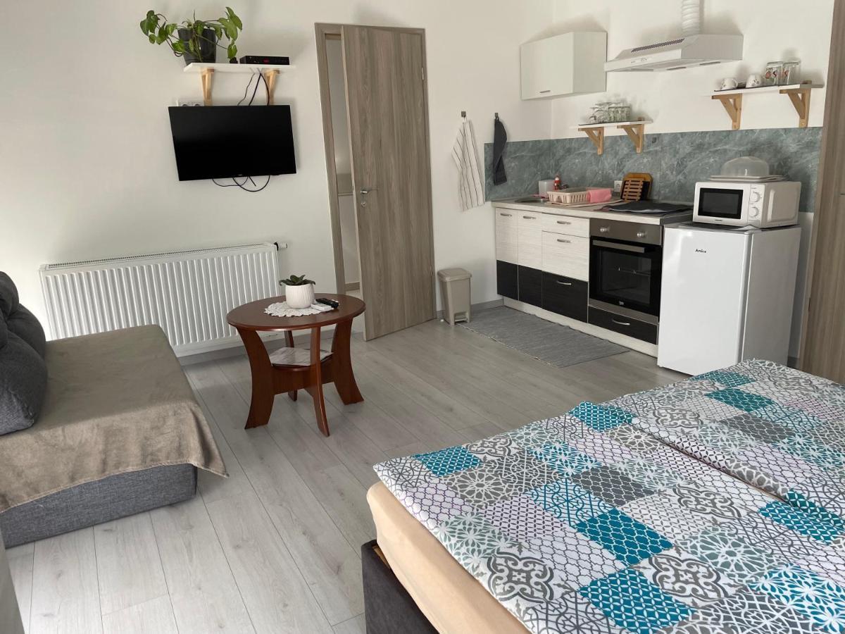 Jasmin Apartment House ボニャルツバシュ エクステリア 写真